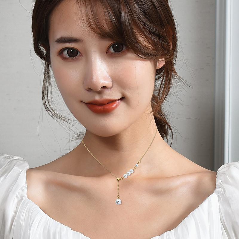 Stylish Korean Inspired Titanium Steel Pearl Necklace For Women With Leaf Design And Adjustable Chain