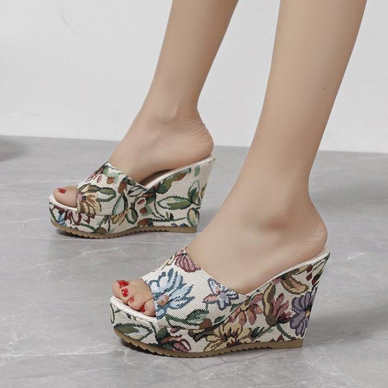 Large Size Wedge Slippers Women 20024 Summer Embroidered Slippers Women
