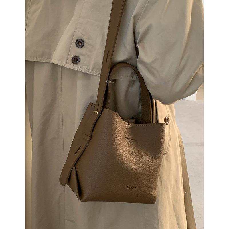 Retro portable bucket bag women's 2025 new trendy Korean underarm bag super hot ins shoulder crossbody bag