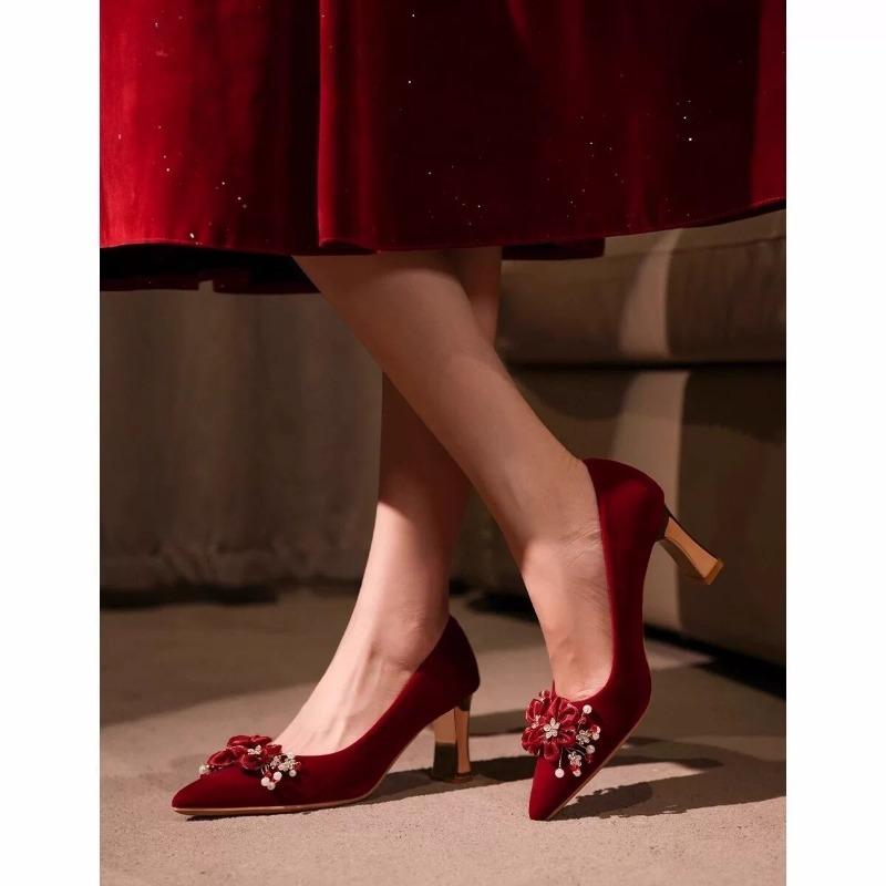 Fashion Pointed Toe Shallow Mouth Flower Pearl Wedding Shoes No Tired Feet Block Heel Pointed Toe Single Shoes
