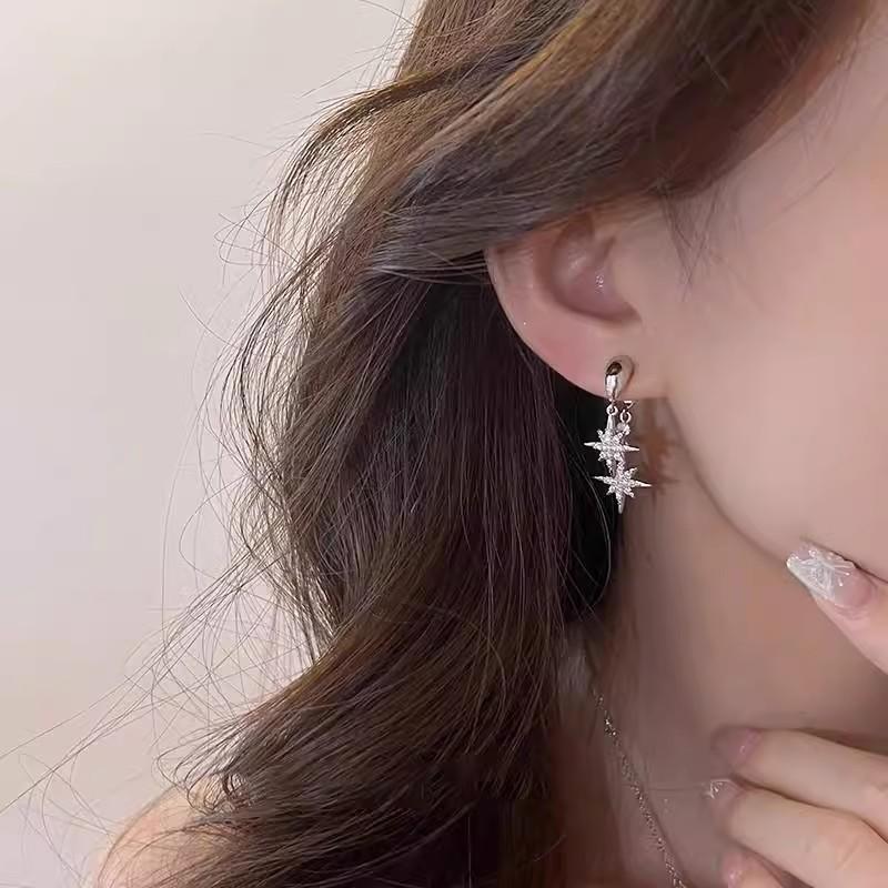 A Pair of Two-wear Zircon Star Earrings, Elegant and Fashionable, Unique Design, Simple and Versatile, High-end Earrings for Women