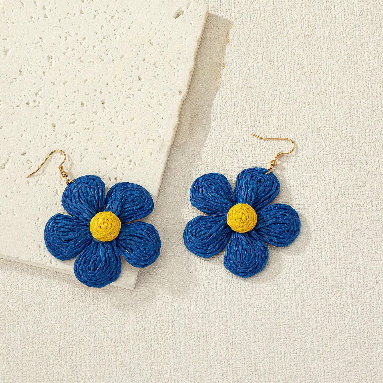 Серьги праздничные серьги-ветер приморские праздничные серьги-крючки летние серьги с цветком из рафии ручной работы женские