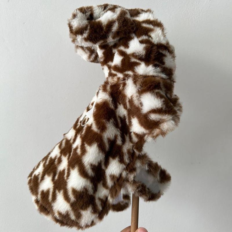 

Dog clothes Autumn and winter pet traction cloak fur rabbit ears velvet warm winter small dog cloak XL chest 50 back 40 about 10-6.5 kg