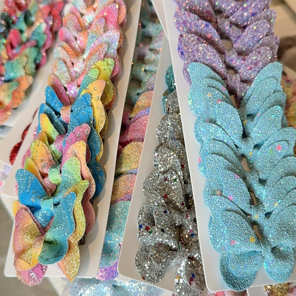 10 Stück Feste Schmetterlings-Haarschleifen und Haarspangen Baby Mädchen Leder Kinder Haarschmuck Haarnadeln Haarspangen Kopfschmuck Geschenk