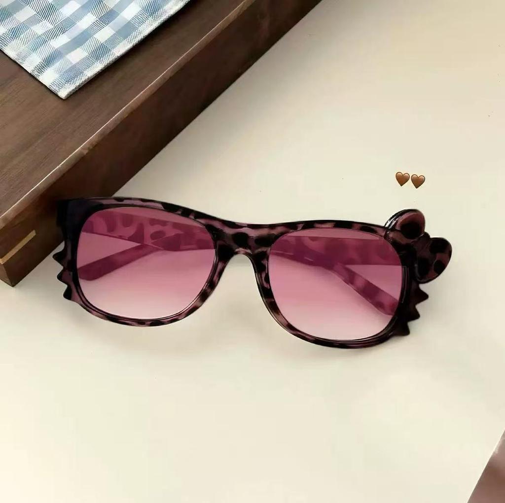 Women's Retro Kitty Cat Glasses with Leopard Print & Tortoiseshell Bow In Cute Style for Photos and Dressing Up