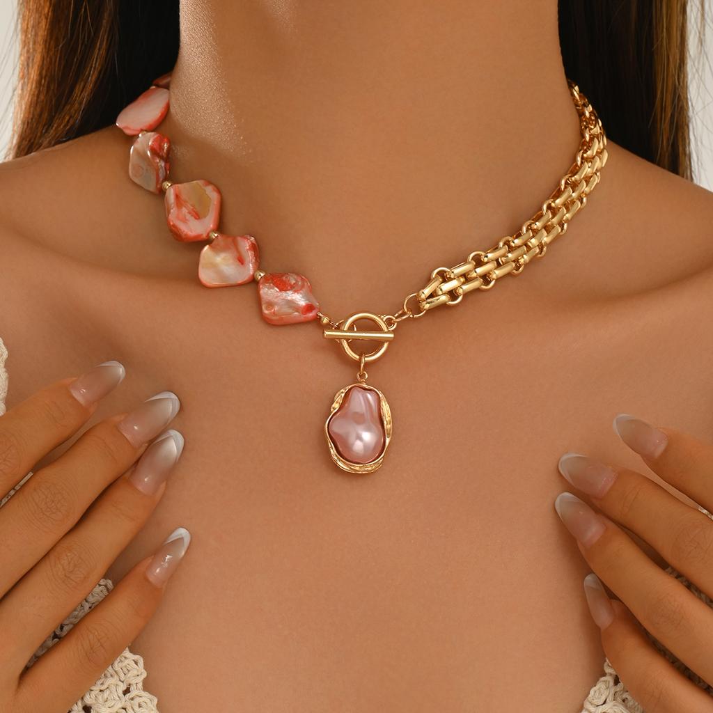 Boho Barokní Perlový Choker Asymetrický Kubánský Řetízek Zapínání na Páčku Výrazný Letní Plážový Šperk Dárek
