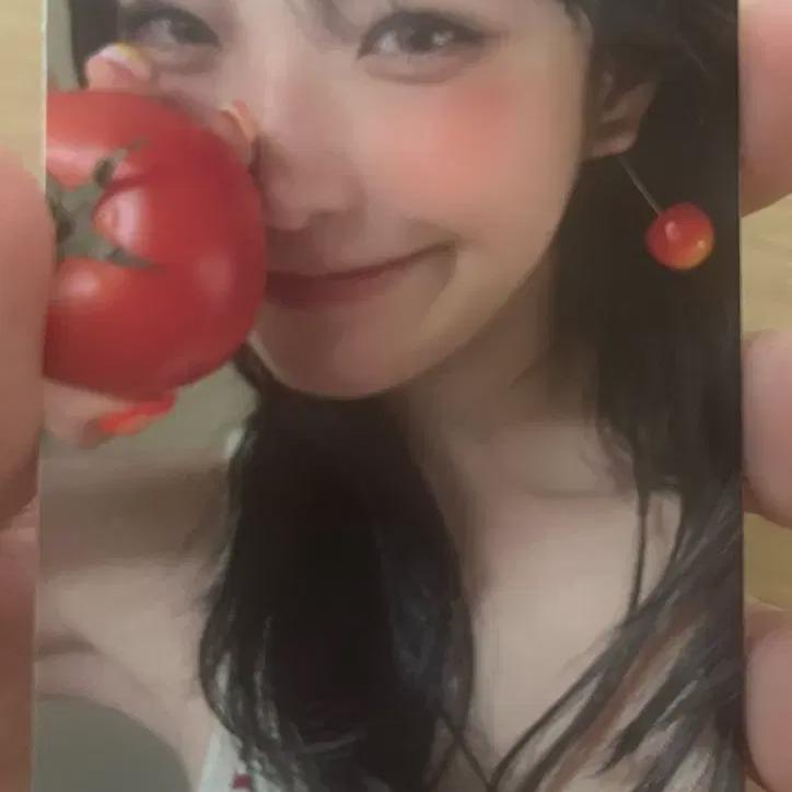 

Фотокарточка Fromis9 Джихон
