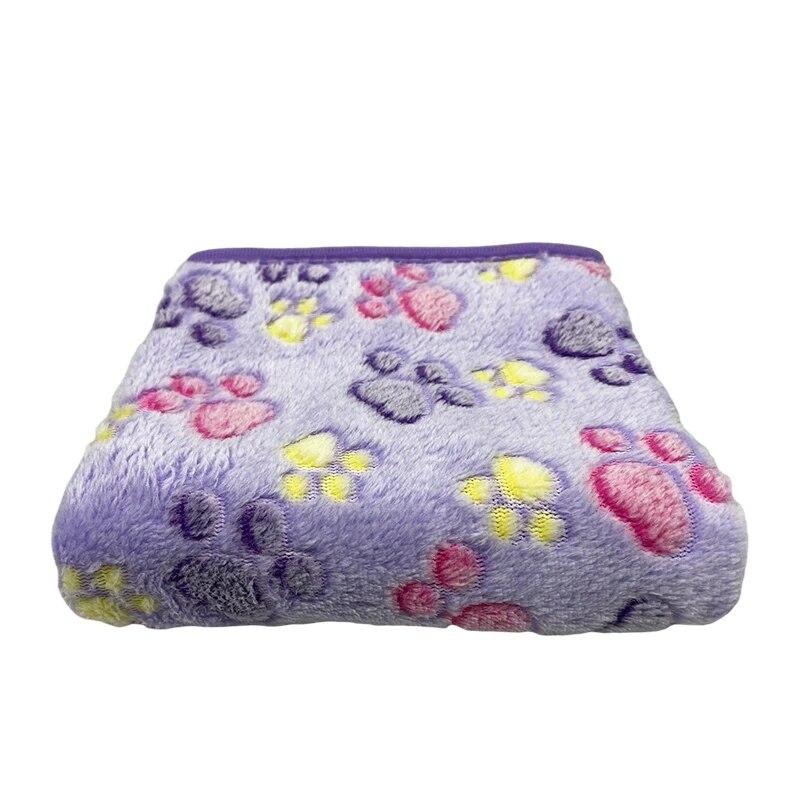 No Hair Loss Pet Blanket Coral Fleece Breathable Cute Paw Pattern Warm and Comfortable Thin Mat for Cat and Dogs Pet Supplies