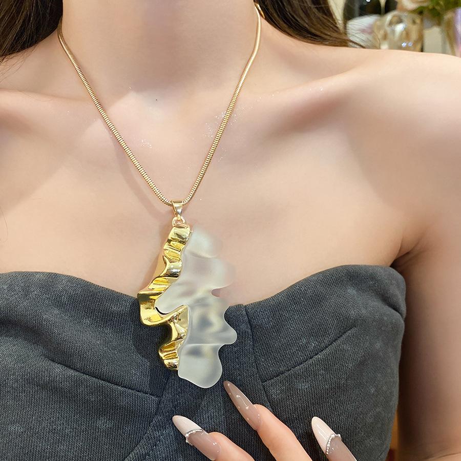 Fashion Geometric Y Shape Pendant Necklaces Women Ins Style Minimalist Irregular Clavicle Chains Exquisite Banquet Jewelry Gifts