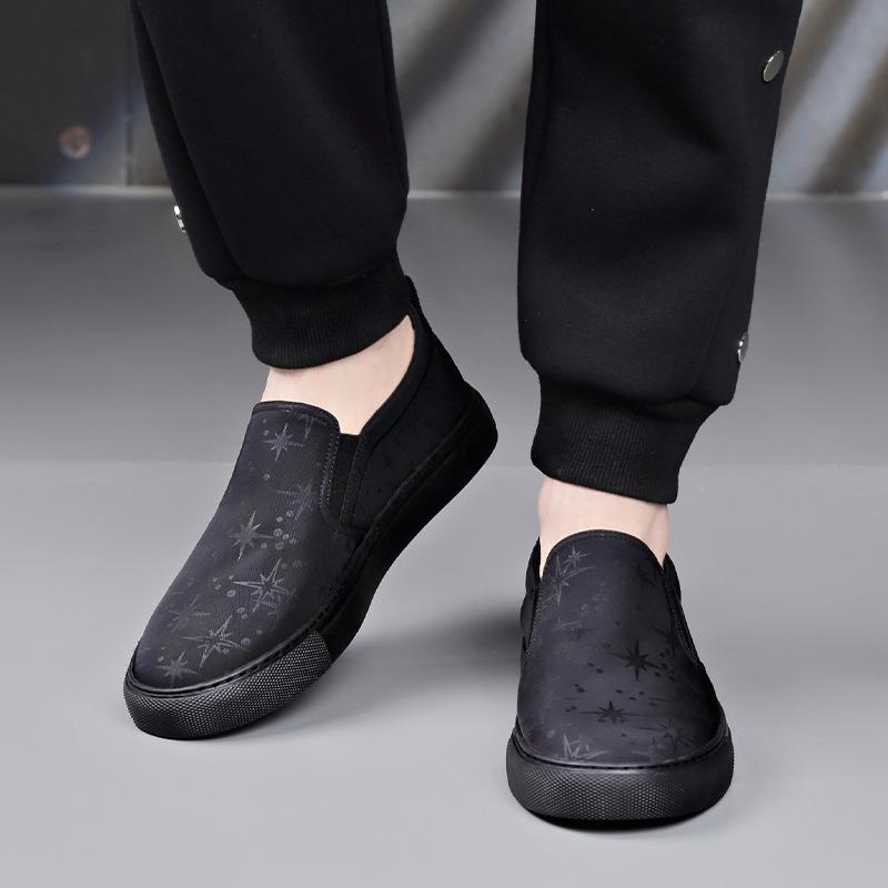 Mode Neue Casual Ein pedal männer Tuch Schuhe Frühling Herbst Mode Flache Ferse Weiche Sohle Vintage Stickerei Männlichen Vulkanisieren Schuhe