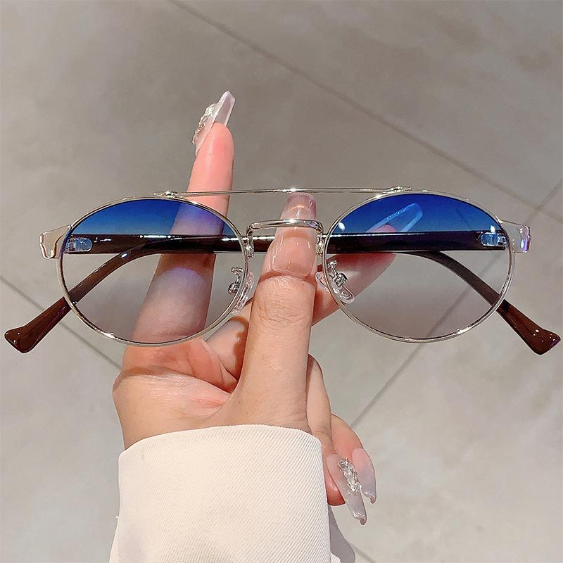 

Luxury Designer Style Style Small Spectacle Frame Frame Steampunk Circular Sun Glasses Glasses Ladies For Men Classic Sun Eyeglasses Popular Hip