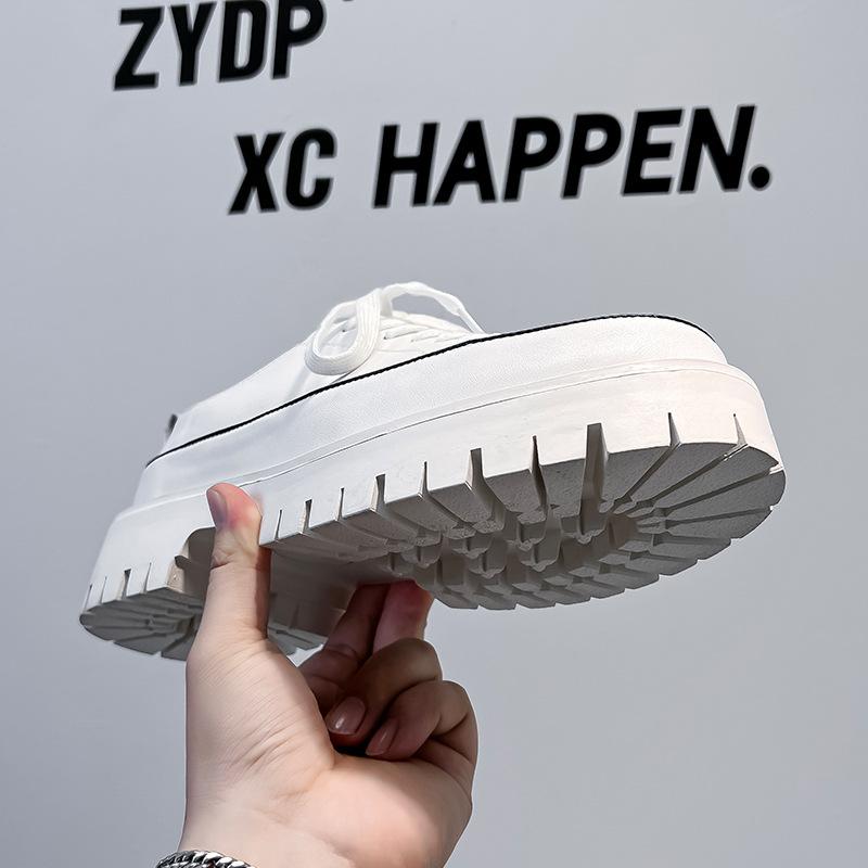 Trendmarke kleine weiße Schuhe Herren 2024 neue trendige Plateau-Freizeit-Board-Schuhe vielseitige höhenverstärkende Slipper 2131-A