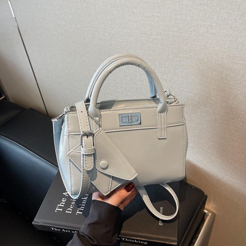 Niche Premium Textured Bag Women's 2025 New Commuter Handbag Bag Fashionable Versatile Shoulder Messenger Bag