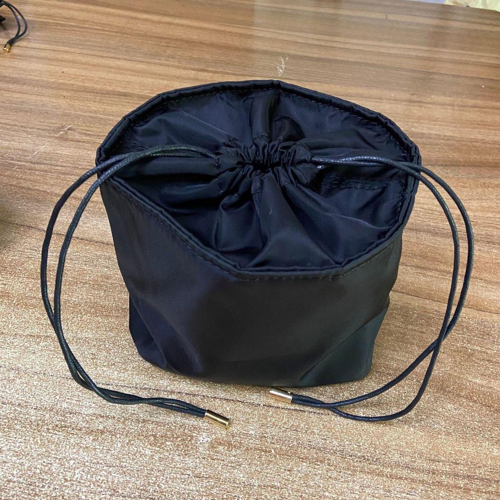 Red Tadpole Inner Pocket Mini Storage Bucket Bag - Modern Simple Design