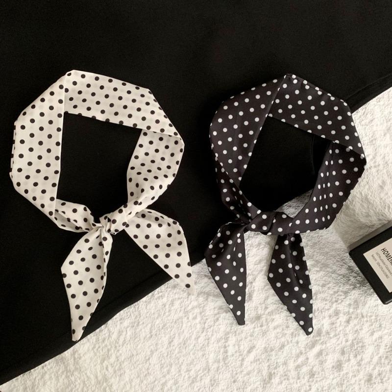 Small silk scarf, advanced sense, temperament, atmosphere, versatile decorative small scarf, girl's heart, bow, hair tie, bag, streamer.