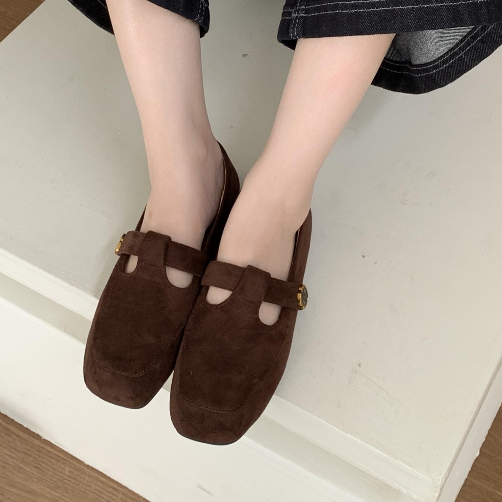 

Flat bottom square head British style small leather shoes women s 2025 spring and summer black single shoes fashion Mary Jane shoes loafers breathable 39