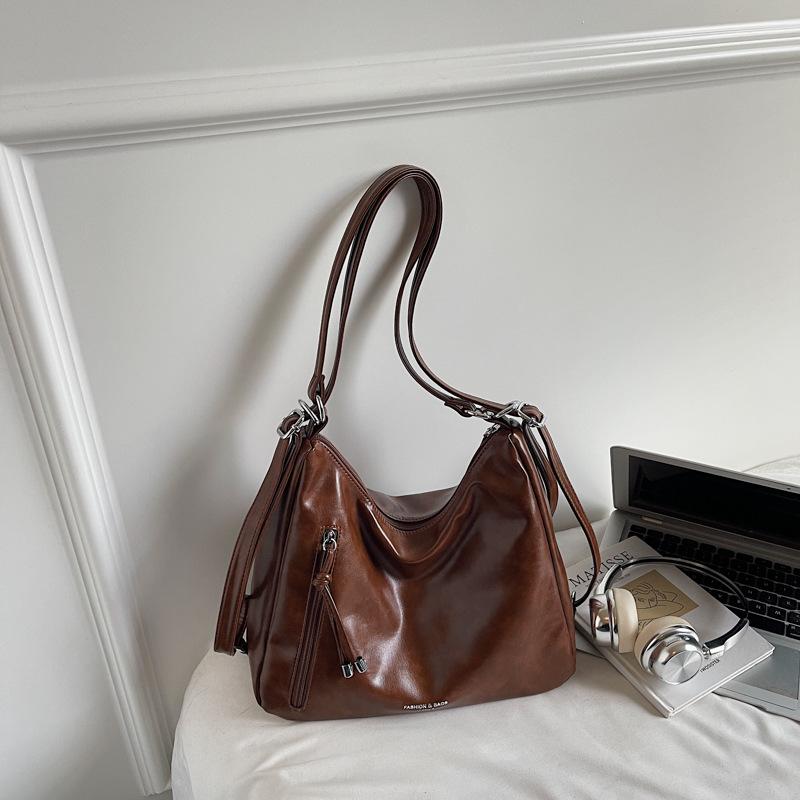 Retro Simple Backpack 2025 Bag Women's New Shoulder Fashion Commuter Tote Messenger Bag Casual Large Capacity Bag