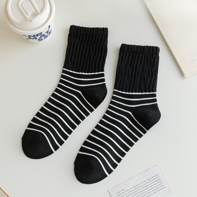 Female Spring and Autumn Simple Stripe Trend New College Wind Absorption Sweat All Build In The Tube Cotton Socks