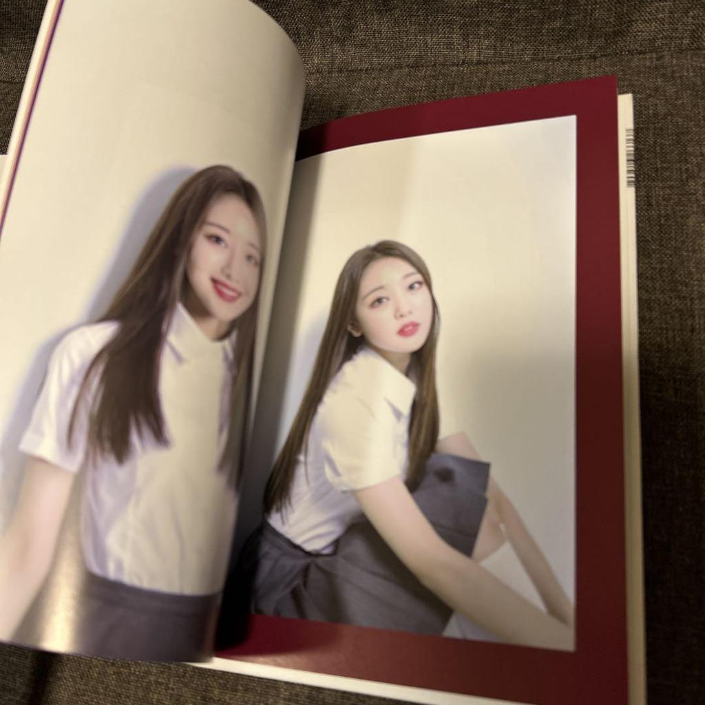 [USED] LOONA Girl of the Month 1st Mini Album: ++ Trading Card Olivia He