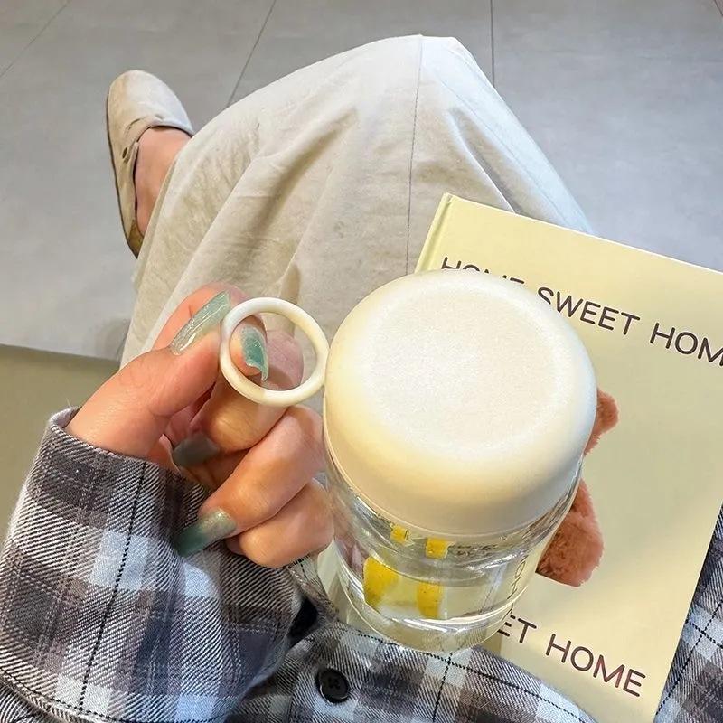 High-quality Plastic Cup High Temperature Resistant Anti-fall Portable Water Cup for Students Simple Fresh Cup with Tea Drain