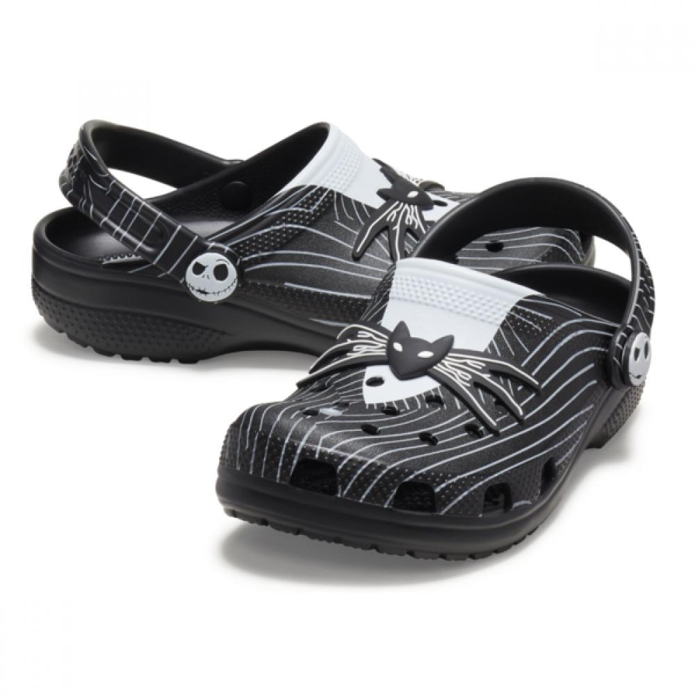 

Crocs Kids Classic Disney Christmas Nightmare Clog 210562 90h J3(220)