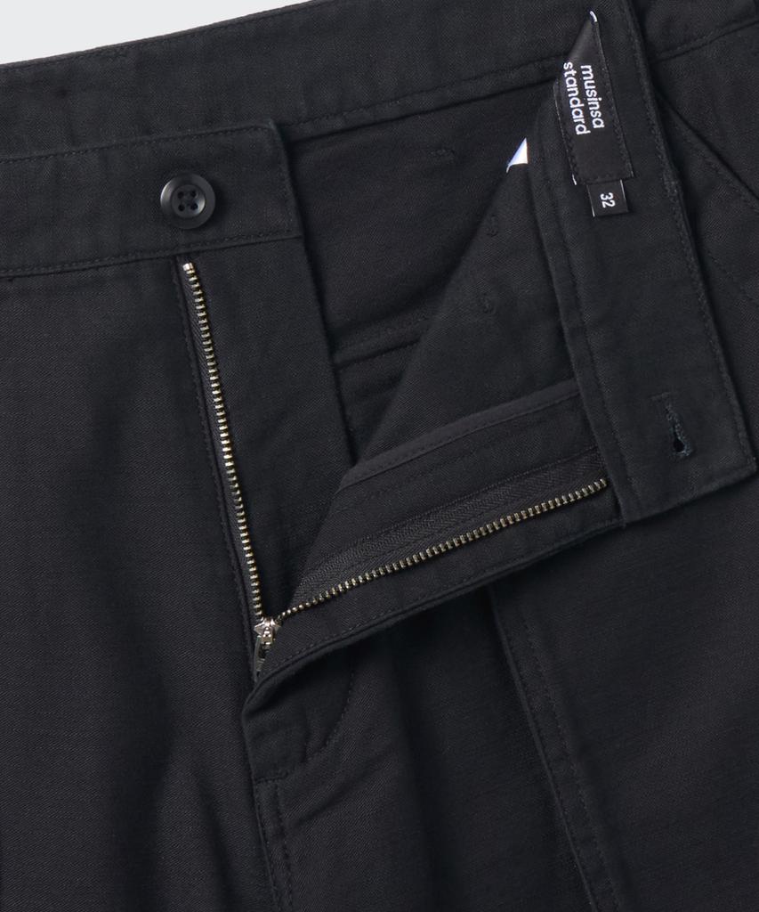MUSINSA STANDARD Back Satin Bellows Pocket Fatigue Pants [Black]