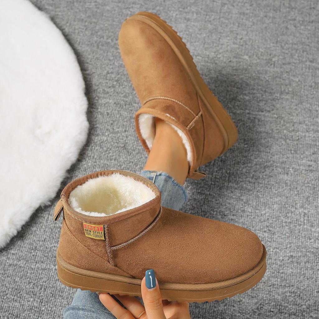 Large Women's Winter Snow Boots: Flat Bottom, Short, Plus Velvet, Thickened, Warm Cotton Shoes.