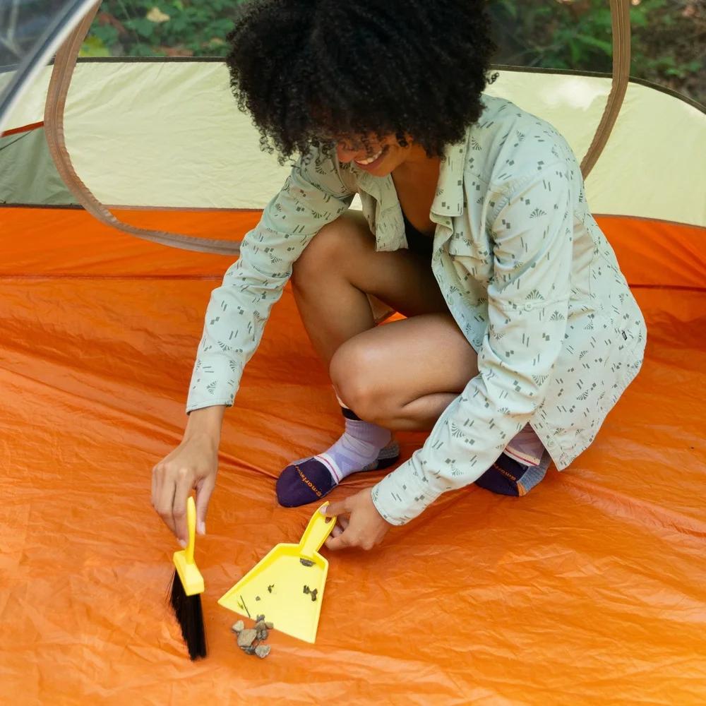Handheld Mini Broom and Dust Pan Camping Tent Cleanup Portable Cleaning Tool Lightweight Compact Design Outdoor Essentials