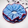 Academy Style Mehrschichtiger Karostoff Scrunchie für Mädchen - Vielseitiges Großes Haaraccessoire
