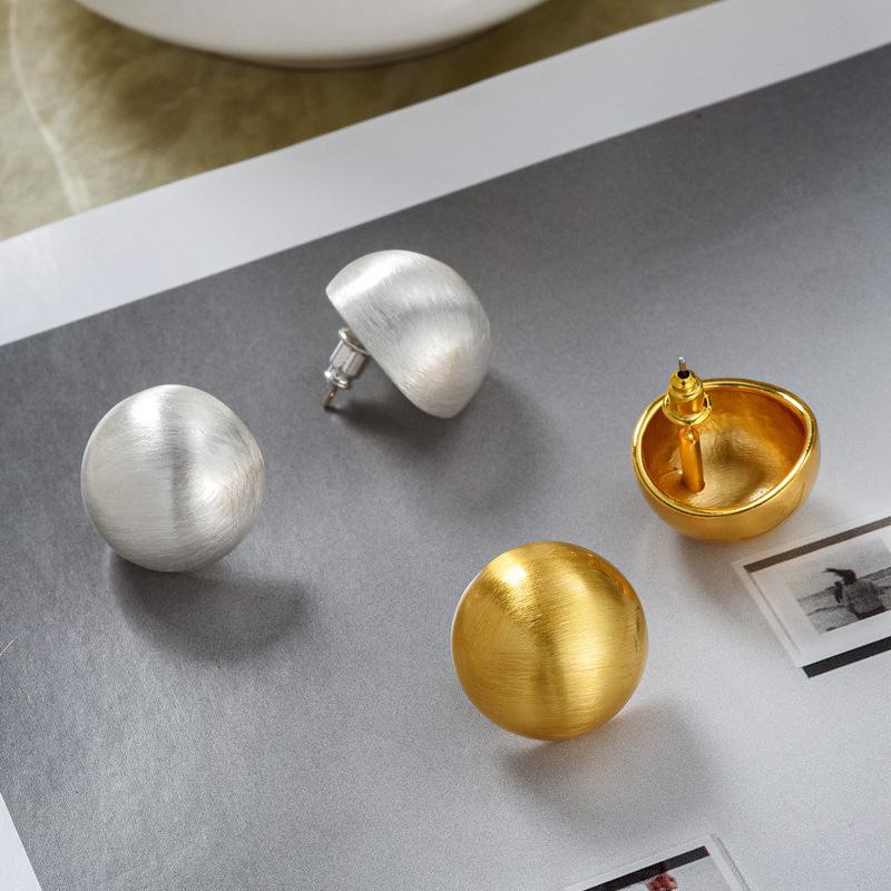 Simple Retro Frosted Brushed Earrings Female Tide of A Sense of Senior Sense of Temperament Round Ball Earrings Ear Buckle Ladies Accessories Jewelry