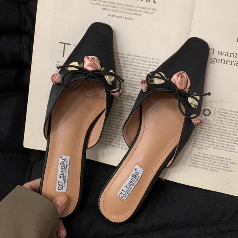 Элегантные женские туфли-лодочки с бантом и цветком розы сандалии сексуальные атласные кружевные туфли с острым носком закрытые тапочки повседневная обувь для девочек EUR 40 чёрный 4249₽