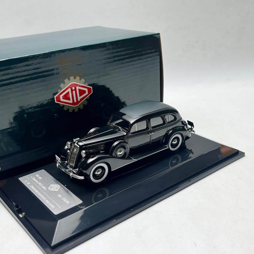 Dip 1/43 Scale ZIS-101 Luxury sedan in Moscow, Soviet Union Collection and display of simulated resin car models