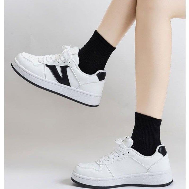 Breathable versatile lightweight casual board shoes autumn new niche design sense thick-soled white shoes women