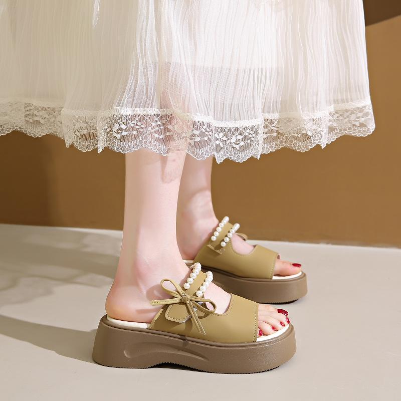 Thick-bottomed Muffin Cool Slippers for Women To Wear In the Summer of 2025 New Fashionable Versatile Height-increasing Soft-bottomed Beach 