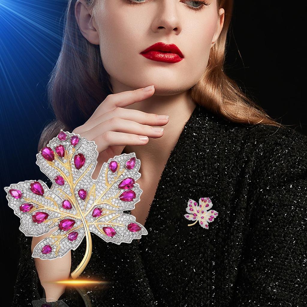 Full of diamonds retro British design sense maple brooch temperament suit accessories exquisite leaves high-end