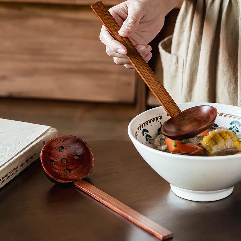 Japanese Retro Wooden Soup Ladle - Long Handle, High-Value Design, Practical for Hot Pot & Ramen