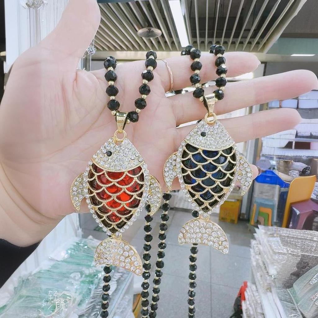Elegant Rhinestone Cat's Eye Sweater Necklace - Versatile Autumn/Winter Pendant for Women