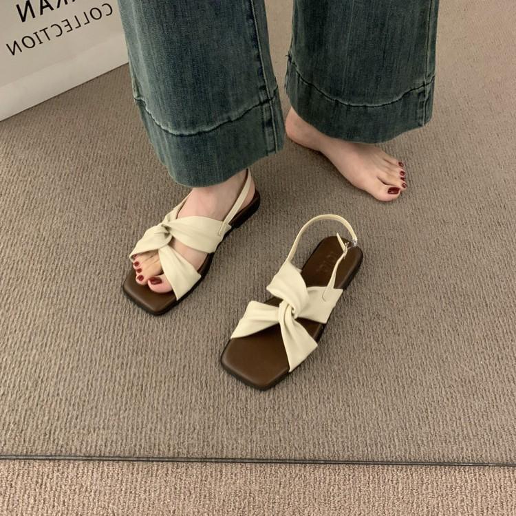 Vintage Casual Gentle Evening Breeze Open-toed Sandals Women's Summer 2025 New Soft Leather Cross-strap Flat Beach Shoes