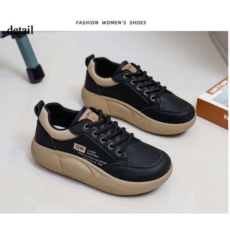 Scarpe da ginnastica alla moda da donna Scarpe da skateboard antiscivolo con lacci per esterni Scarpe sportive piatte da passeggio comode e leggere per le donne