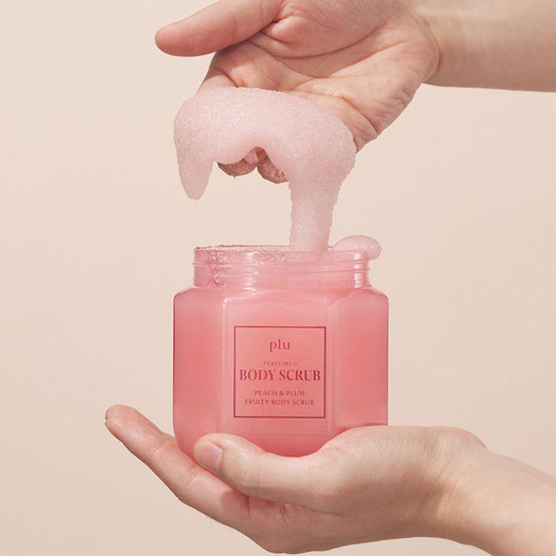 Plu Exfoliant parfumat pentru corp cu fructe 500g piersică și prună