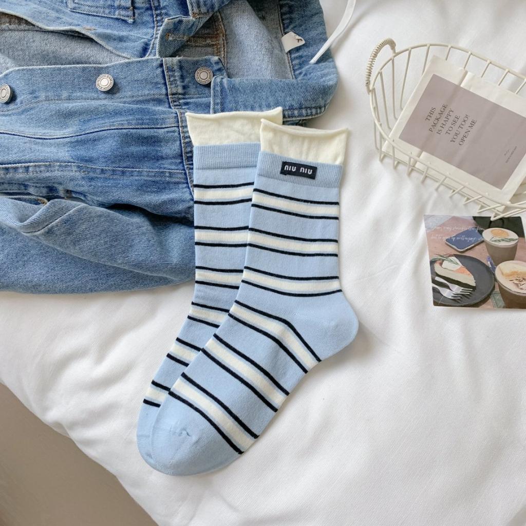 Chaussettes européennes Shuangluokou de haute valeur fines à empiler Chaussettes rayées 100% coton mi-hautes