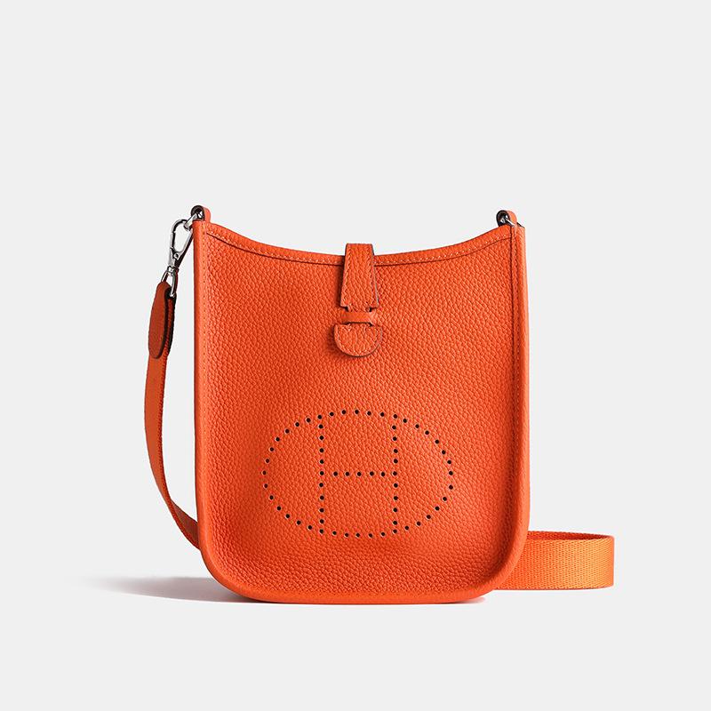 Schultertasche Große Kapazität Pendeln Premium-Gefühl Leichter Luxus Evelyn große Togo-Leder Unterarmtasche Crossbody Leder Damen-Tasche