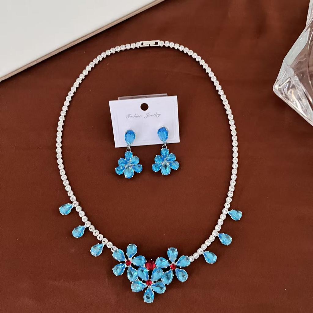 Zircon Flower Stud Earrings Necklace Two-Piece Set Light Luxury High-End Temperament Collarbone Chain Jewelry Women