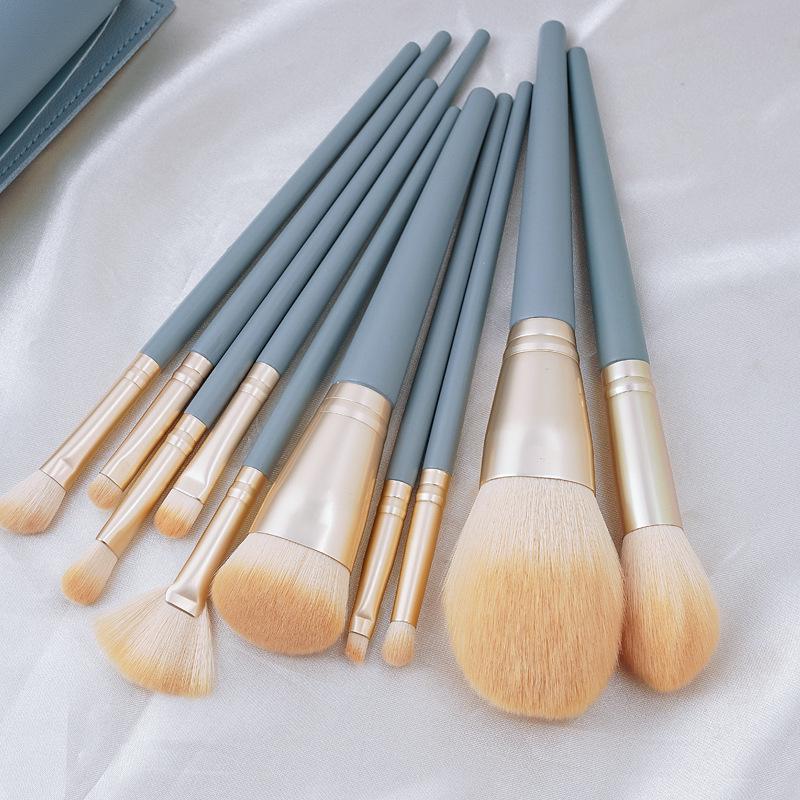 Cangzhou Purple Makeup Brush Set – Includes Soft Hair Eye Shadow, Loose Powder, Concealer, and Beauty Brushes.