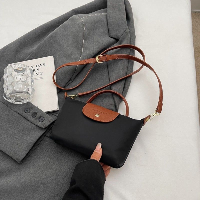 

Продвинутая текстура Повседневная нейлоновая сумка кроссбоди на все случаи жизни Женская сумка Black