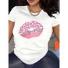 European Size Plus Size, Women's Plus Size White Leopard Print Pink Lips Graphic Tee - Crew Neck Short Sleeve T-Shirt