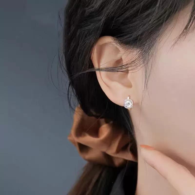 2024 Hot-Selling High-End Zirconia Stud Earrings with 925 Sterling Silver Needle for Ear Care