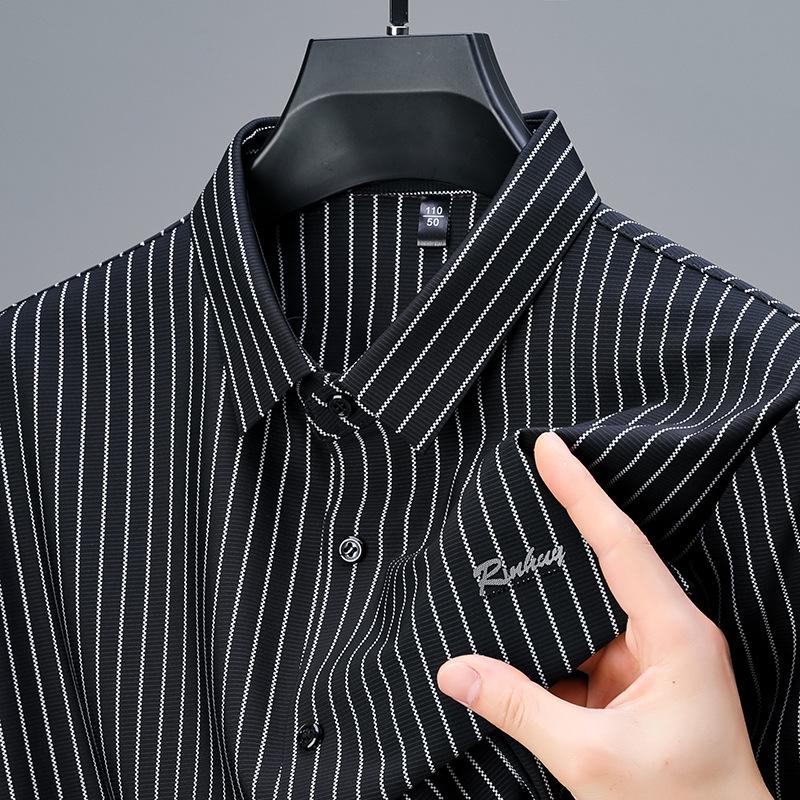 Men's Vertical Striped Short-Sleeve Non-Iron Shirt - Summer Fashion for Dad