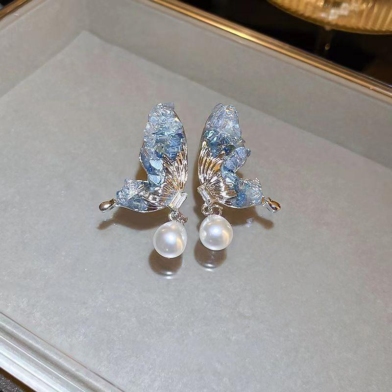 Gradient Crystal Butterfly Wing Stud Earrings - Stylish & Unique