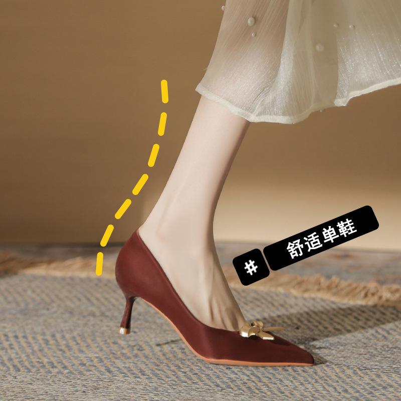 Chaussures de Mariage Bourgogne Mode Talons Hauts Vêtements Xiuhe Pointus Talon Fin Nouveaux Chaussures Simples Rouges Chinoises pour Femmes